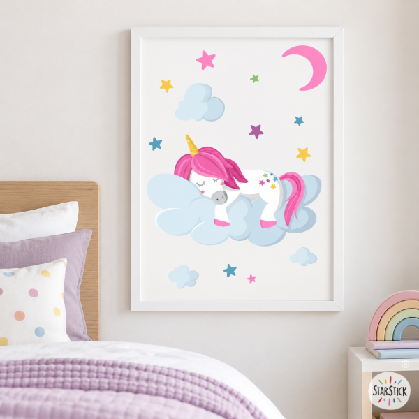 Imprimé déco enfant - Licorne dormant dans les nuages
