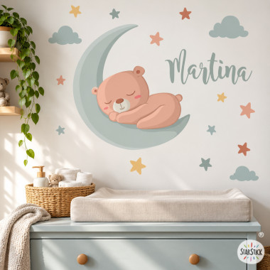Sticker mural bébé ours sur la lune personnalisé – Décoration chambre bébé étoiles et nuages