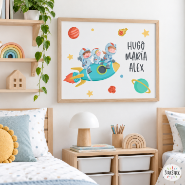 3 niños con cohete. Cuadros para decorar espacios infantiles