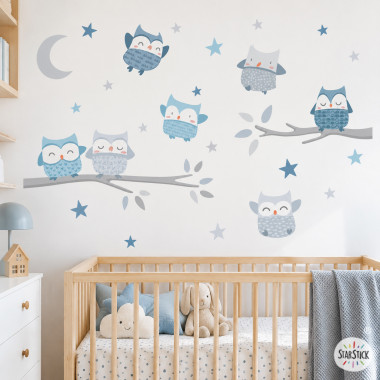 Vinilo infantil de pared con búhos en tonos azul cielo para habitación de bebé