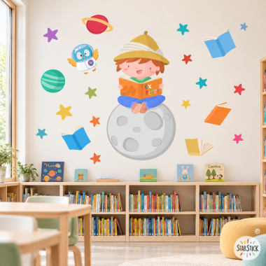 Decoració biblioteques escolars amb vinils - Nen llegint a la lluna