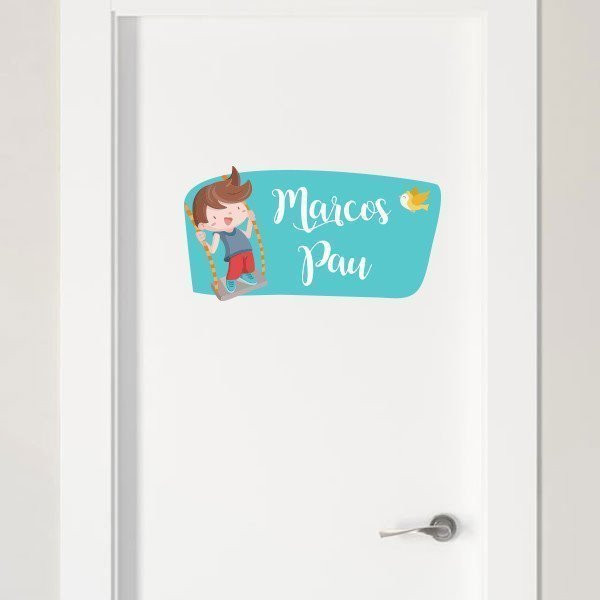 Árbol con columpio. Niño - Personaliza las habitaciones infantiles con vinilos