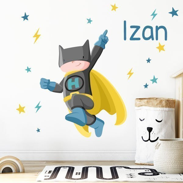 Vinilo infantil personalizado con nombre, ideal para decorar habitaciones de bebés y niños.