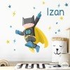 Vinilo infantil personalizado con nombre, ideal para decorar habitaciones de bebés y niños.