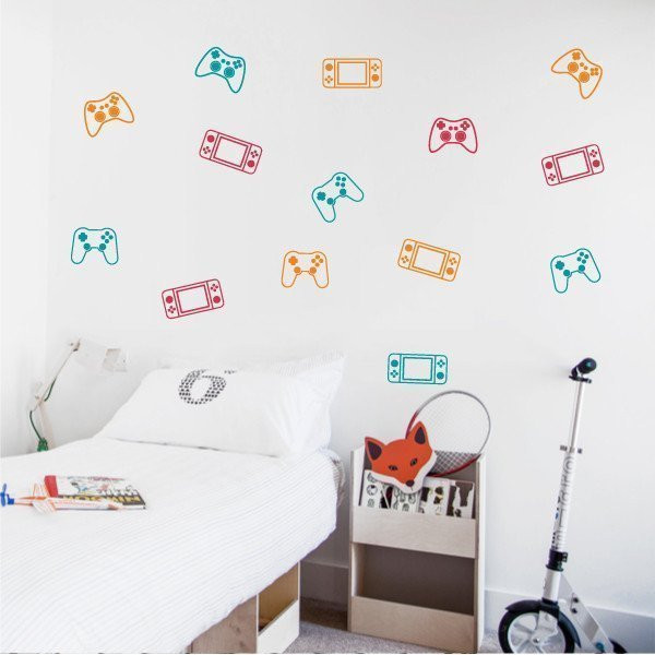Idées de décoration gamer jeune | vinyle décoratif de jeux vidéo avec manettes et consoles