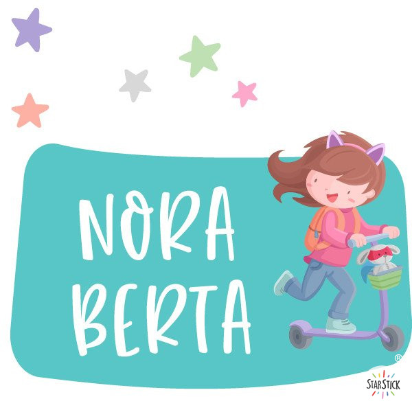 Vinilo infantil personalizado con nombres - Niña con patinete y perrito