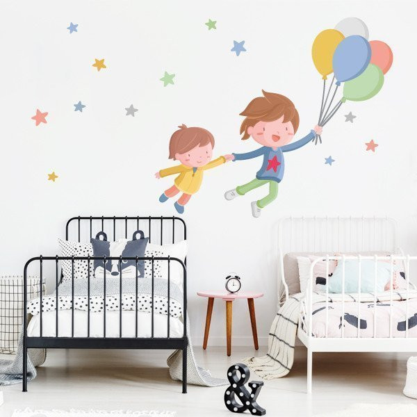 Vinilo infantil - Niño con 1 hermano con globos
