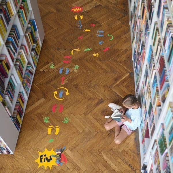 Juegos y circuitos de suelo para saltar - Circuito superhéroe