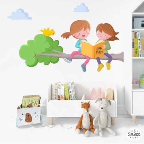 Vinil infantil - Dues nenes llegint a l'arbre