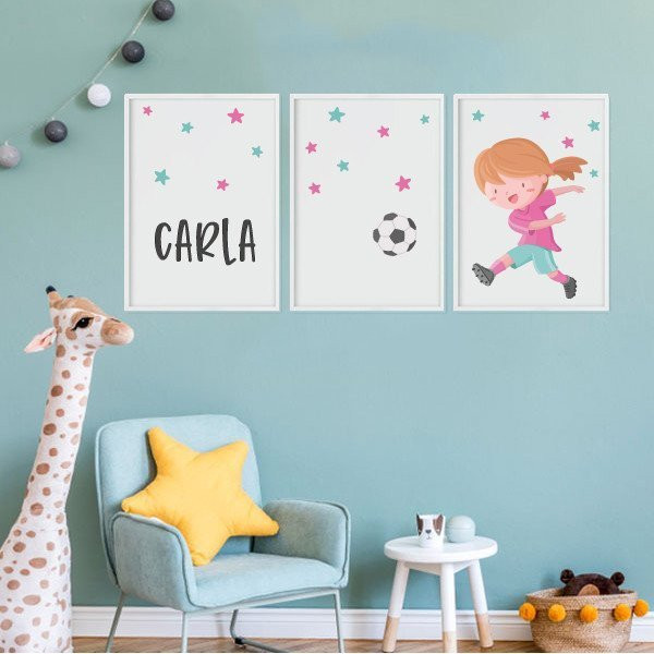 ¡Elige color! 3 cuadros infantiles personalizables - Niña jugadora de fútbol