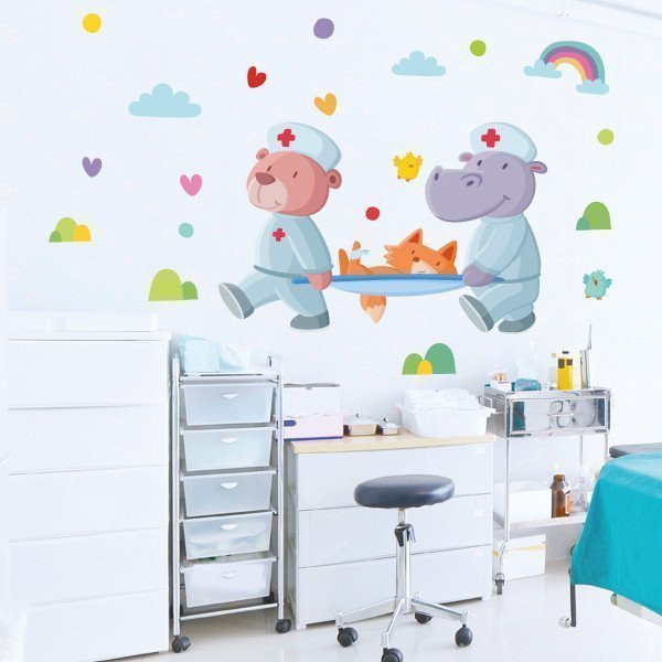 Vinilos decorativos para consultorios de pediatría. Animales con camilla
