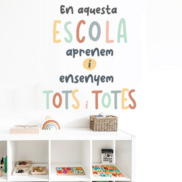¡Elige idioma! En esta escuela aprendemos tod@s - Vinilos decorativos estilo Montessori