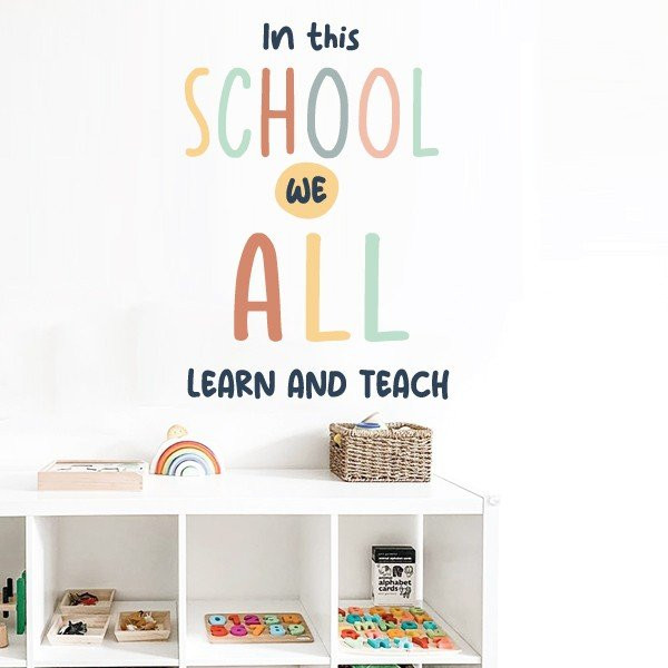 ¡Elige idioma! En esta escuela aprendemos tod@s - Vinilos decorativos estilo Montessori