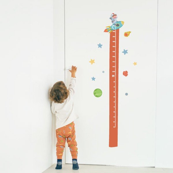 Vinilo medidor - Niño con cohete - Vinilos originales para habitaciones infantiles