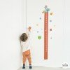 Vinilo medidor - Niño con cohete - Vinilos originales para habitaciones infantiles