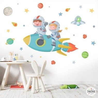 Niño y niña con cohete - Vinilos para decorar habitaciones compartidas