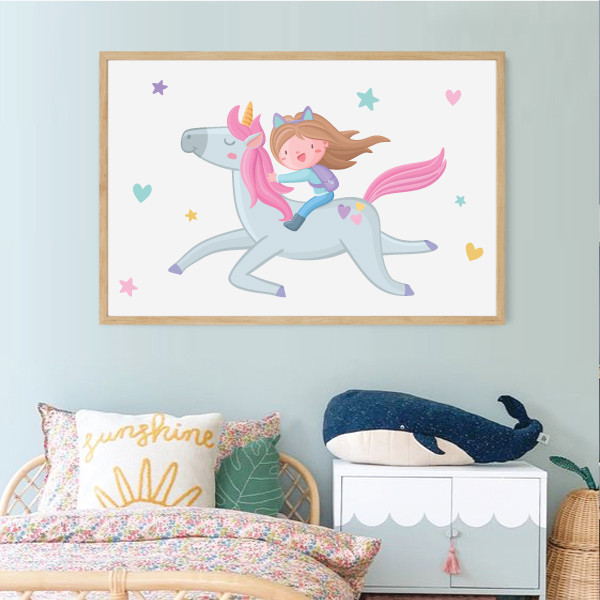 Niña con unicornio. Cuadro personalizable para decoración infantil