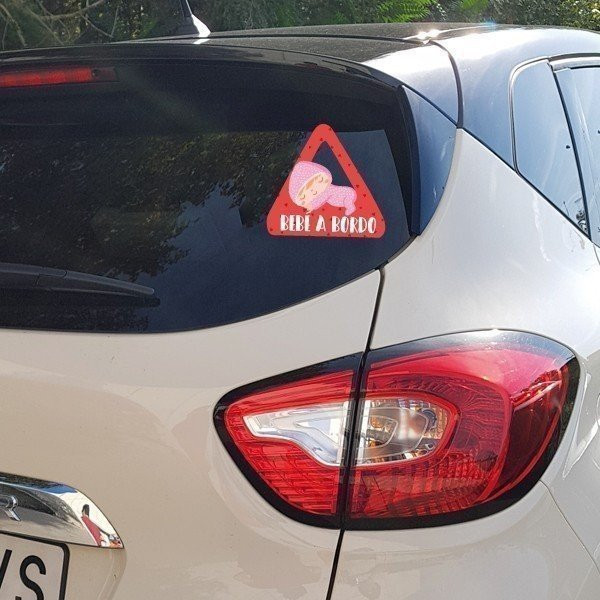 Bébé à bord. Autocollants personnalisables pour voiture. Rose