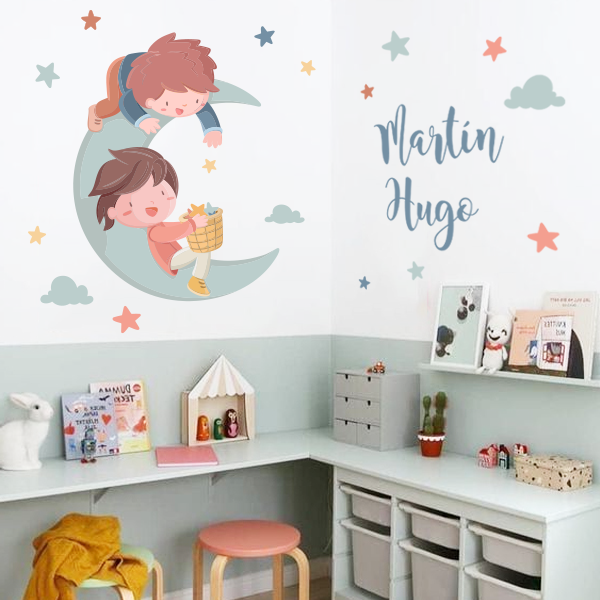 Dos hermanos en la luna. Vinilo decorativo infantil