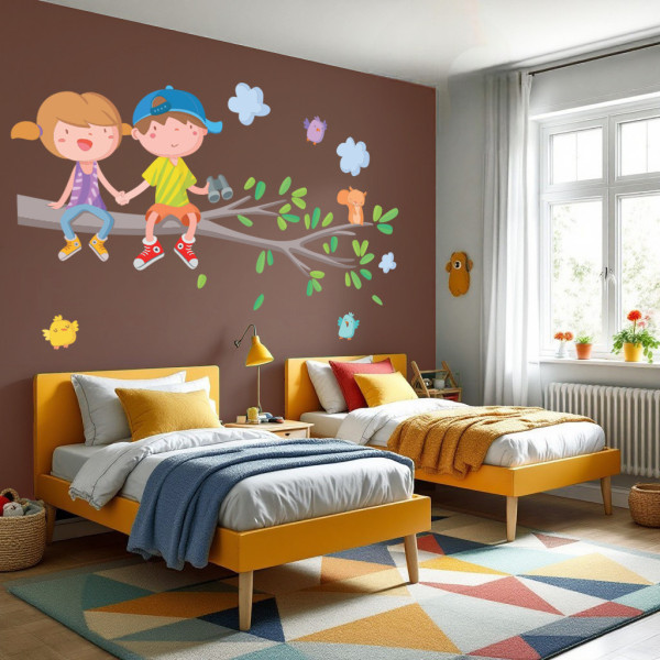 Vinilos originales - Niño y niña en la rama del árbol. Vinilo pared infantil – Diseño tierno de niños en rama con animales
