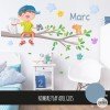 Sticker enfant - Garçon sur la branche d'arbre