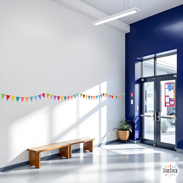 Cenefa autoadhesiva con banderines de colores | Autoadhesiva y fácil de colocar | Decoración de paredes