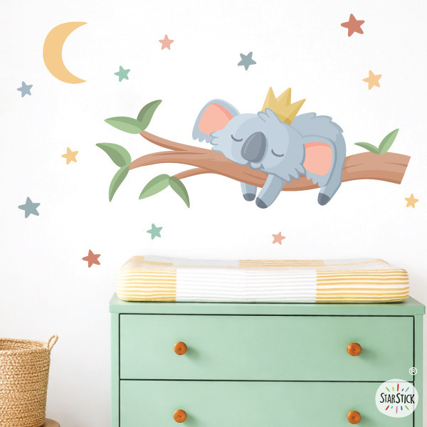 Vinil decoratiu infantil koala adormit a la branca amb lluna i estrelles per habitació de nadó StarStick