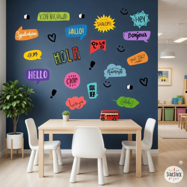 Vinilo decorativo multicultural con la palabra Hola en diferentes idiomas para decorar recibidores, aulas y centros educativos.