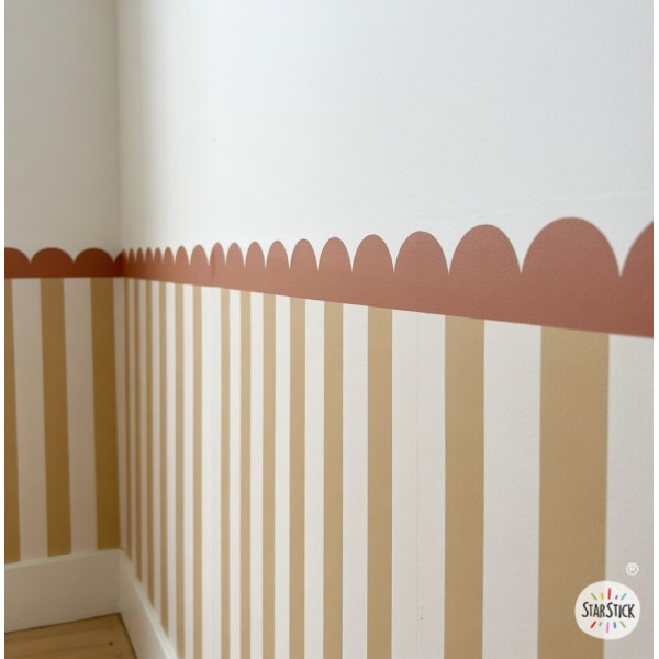 Papel pintado autoadhesivo para media pared de Rayas Festoneadas | Decoración Pared Moderna