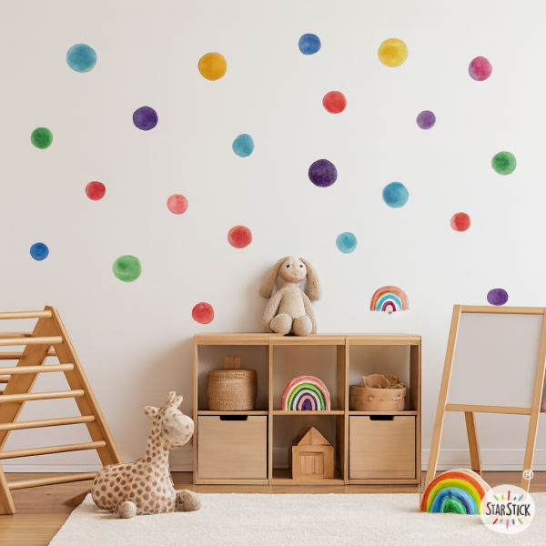 Vinilo confeti acuarela en pared infantil con colores suaves estilo pastel