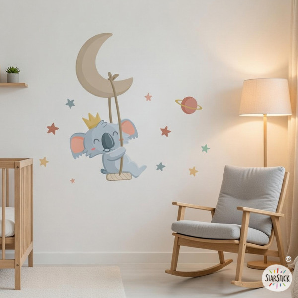 Sticker pared infantil koala columpio sobre luna decoración habitación bebé