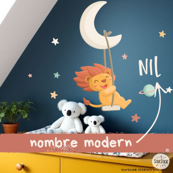 Vinilo decorativo infantil león en luna con columpio para habitación de bebé