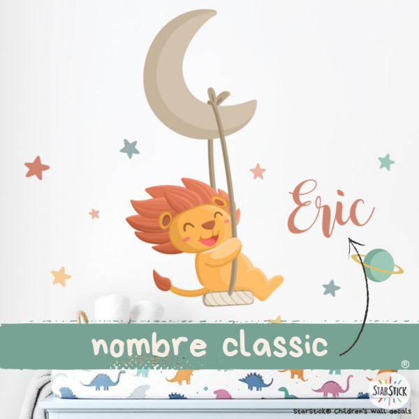 Vinilo decorativo infantil león en luna con columpio para habitación de bebé