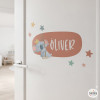 Vinilo infantil personalizado con nombre koala en luna con columpio para habitación de bebé