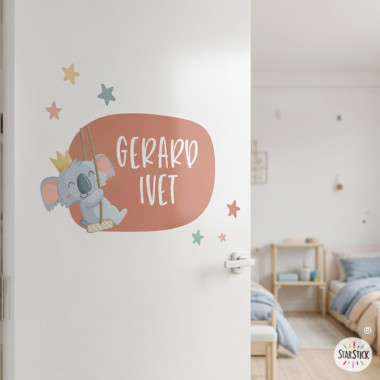 Sticker mural enfant personnalisé avec prénom koala sur la lune avec balançoire pour chambre bébé