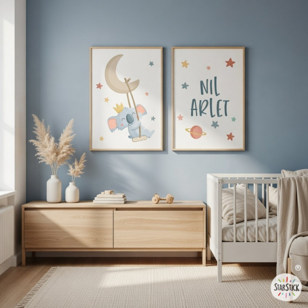 Tableau pour enfants personnalisé avec prénom – Koala sur la lune avec balançoire pour chambre bébé