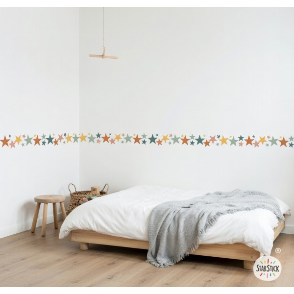 Frise adhésive pour enfants avec des étoiles aux tons Boho, effet peint. Décoration pour enfants et adolescents.