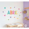 sticker décoratif personnalisé avec nom et cœurs colorés pour chambre d’enfant