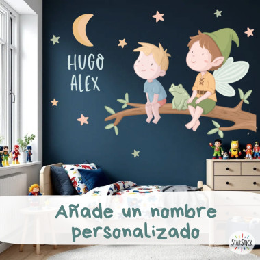 Vinil decoratiu infantil de follet i nen asseguts en una branca amb lluna i estrelles per habitació infantil