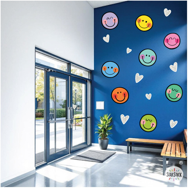 Sticker décoratif enfant avec visages souriants colorés