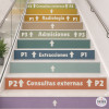 Vinilos personalizados para escaleras con señalización | Personaliza textos y colores