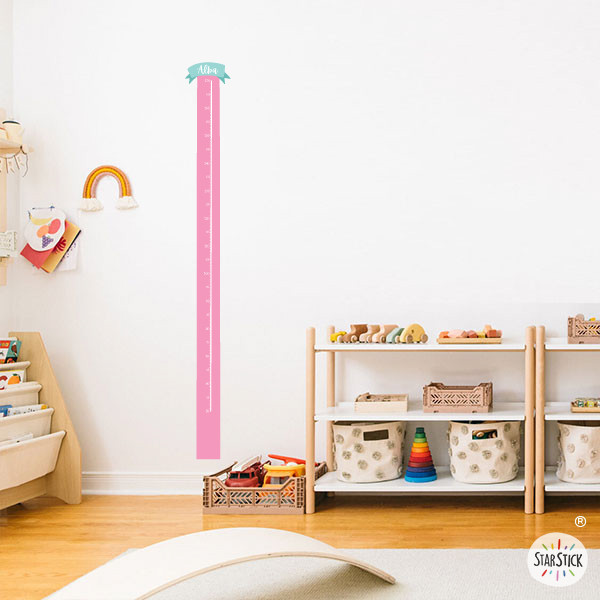Vinilo medidor infantil personalizado con nombre y colores
