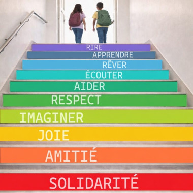 Autocollants pour escaliers scolaires – Des mots qui nous font grandir