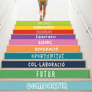 Decoració d'escales amb vinils - Desenvolupament acadèmic i personal